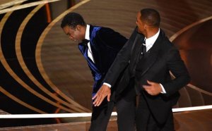 Will Smith da un bofetón al presentador de los Óscar